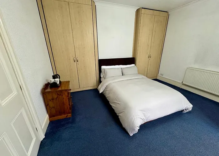 Pension Guide Central Birmingham Rooms Wifi Free Parking Edgbaston B5